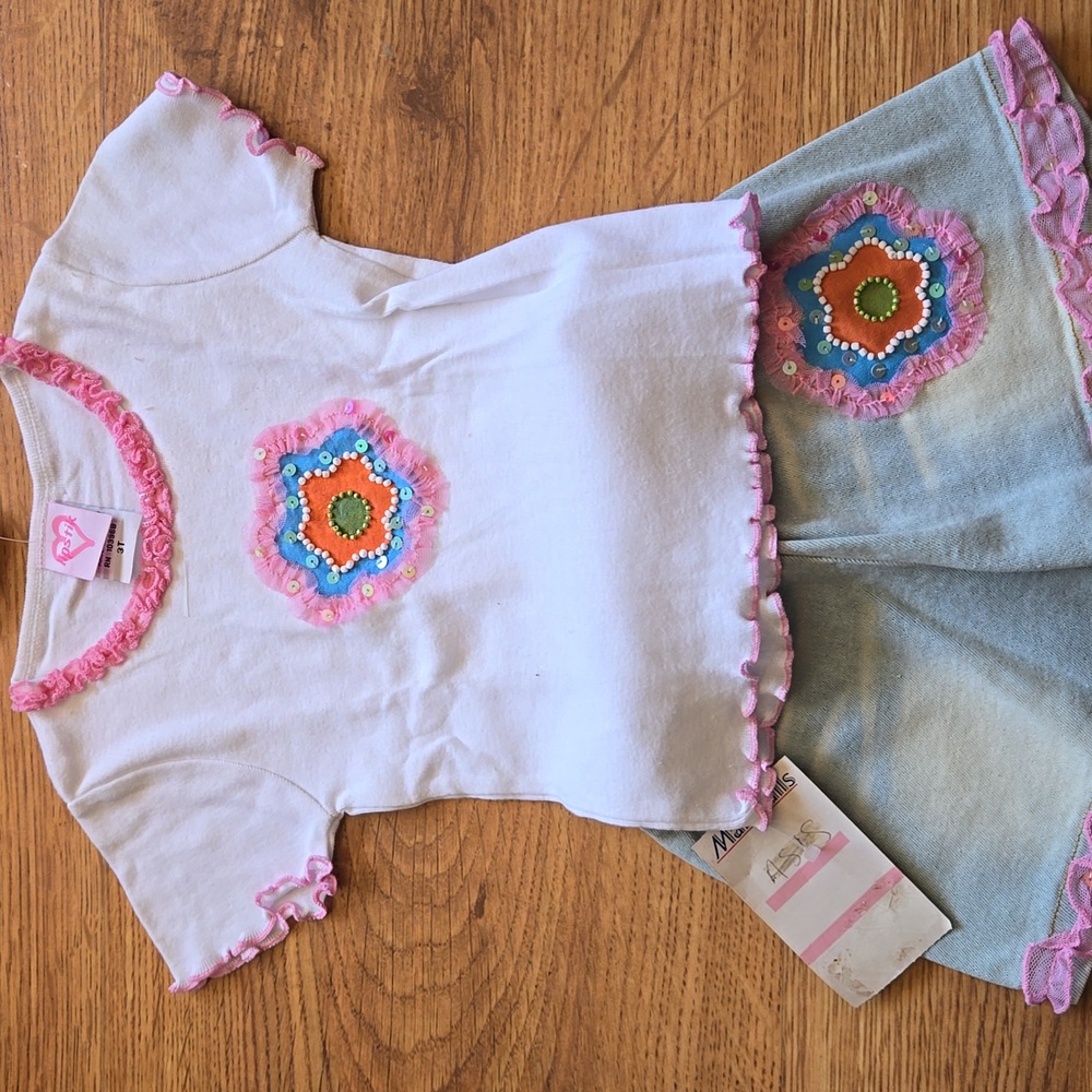 Lipstick 2 piece short set in Sz. 3T